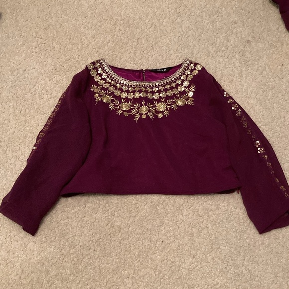 Sangria Foil Ruffled Pre-Stitched Saree WITH Blouse - Picture 8 of 13